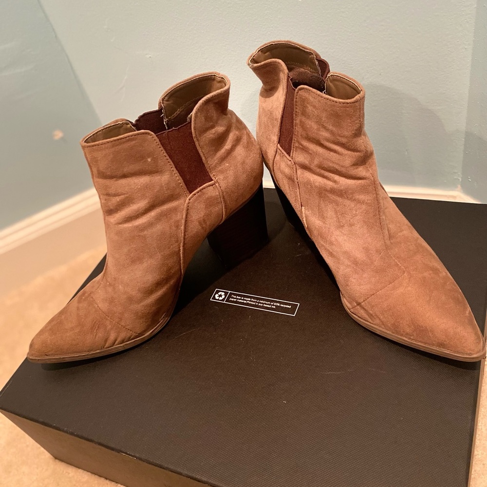 Boots - Picture 5 of 9